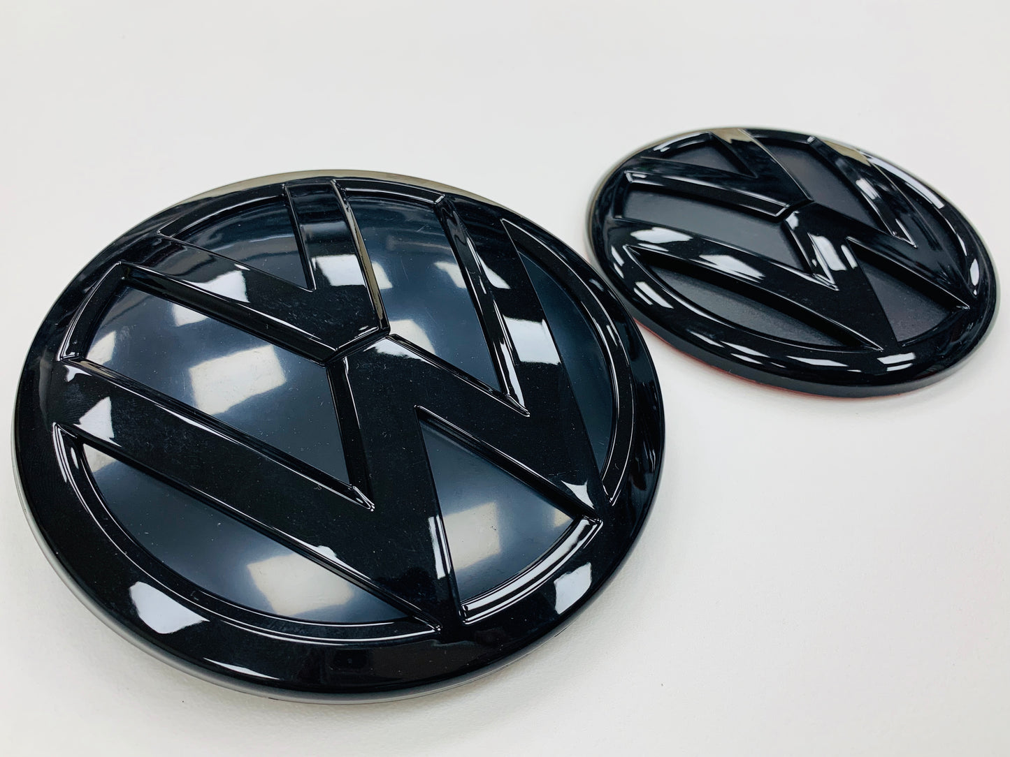 VW CADDY GLOSS BLACK FRONT & REAR BADGES 15 ONWARDS