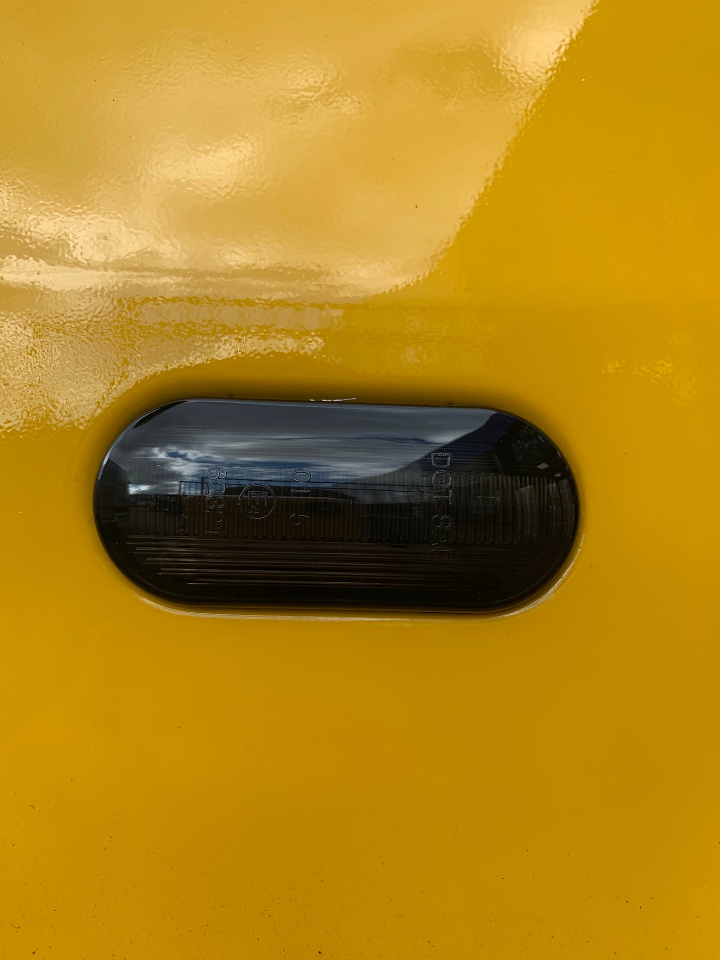 Dynamic Side Repeaters & Led License Plate Units. Transporter & Caddy