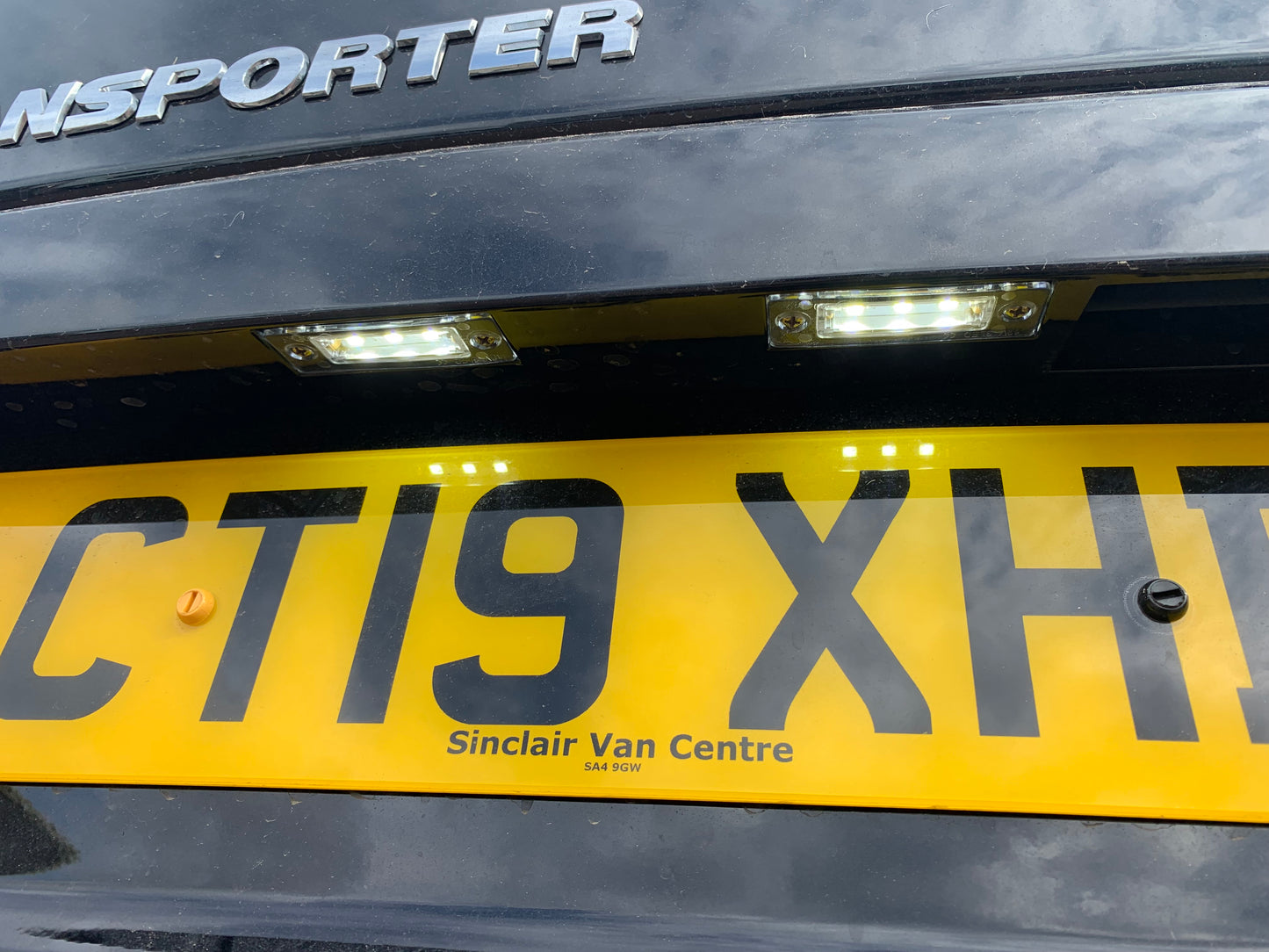 Dynamic Side Repeaters & Led License Plate Units. Transporter & Caddy