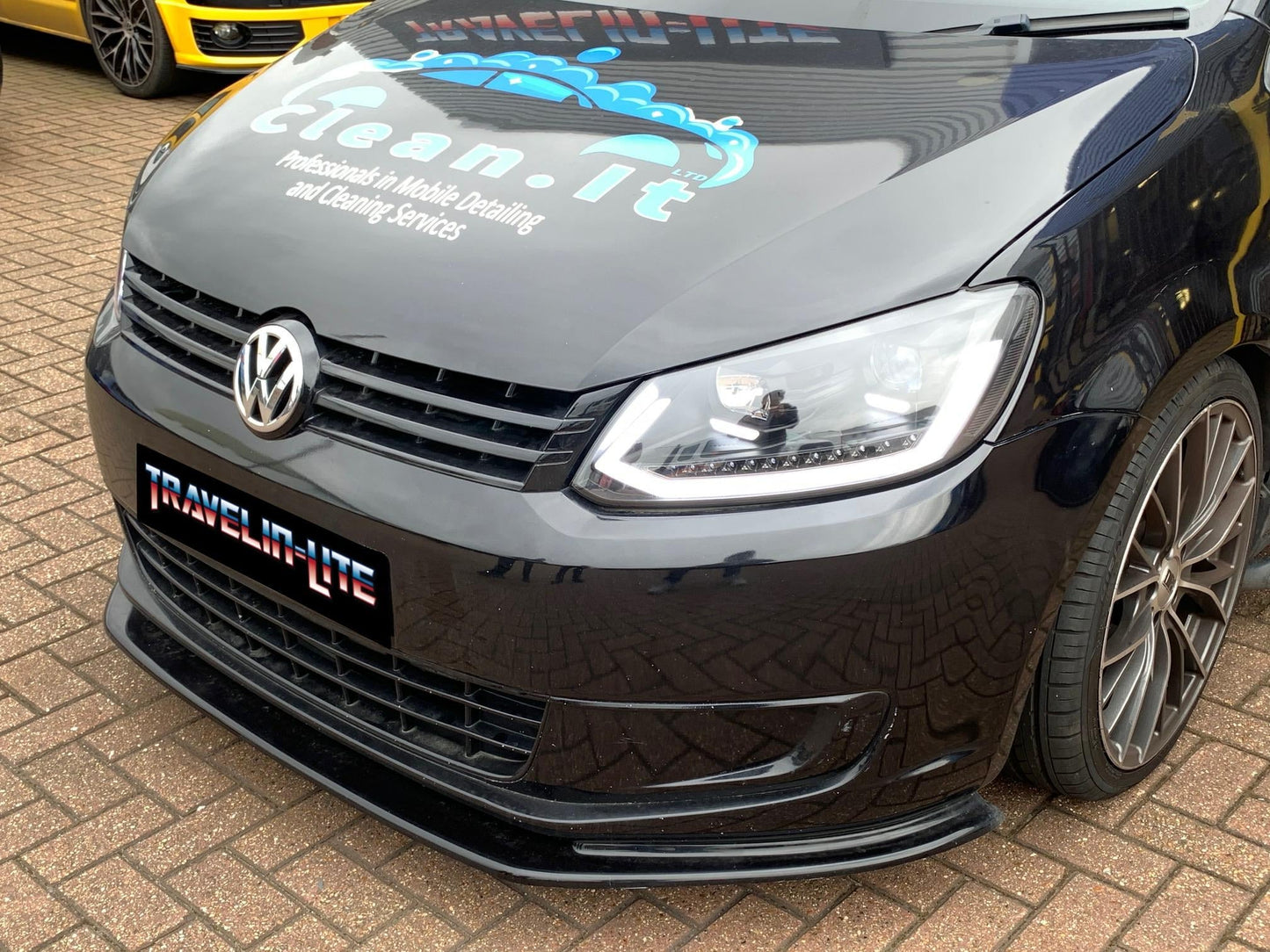 VW Caddy MK3 DRL headlights with dynamic indicators 10-15 (Includes LED dipped & main beam bulbs)