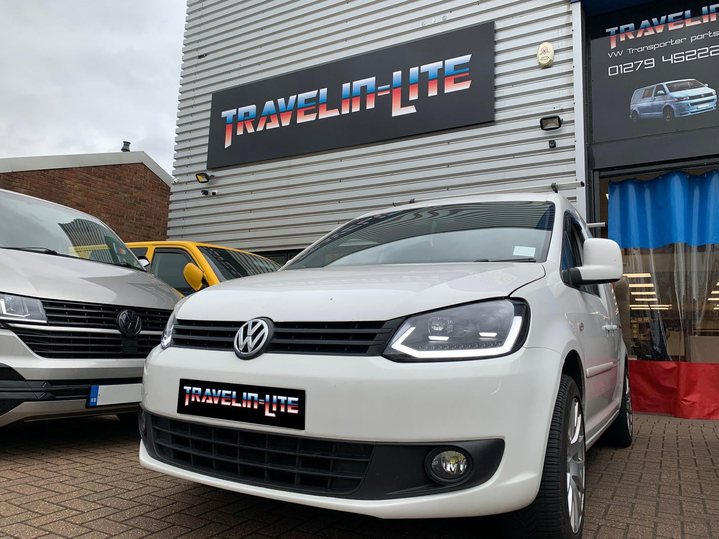 VW Caddy MK3 DRL headlights with dynamic indicators 10-15 (Includes LED dipped & main beam bulbs)
